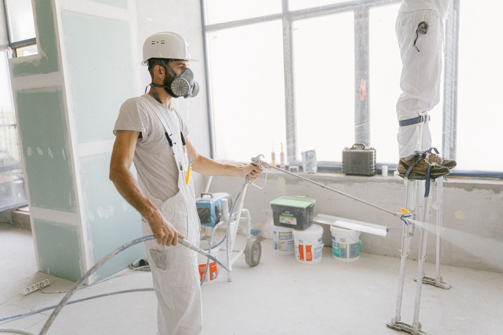 Airless spray finishing on a renovation site