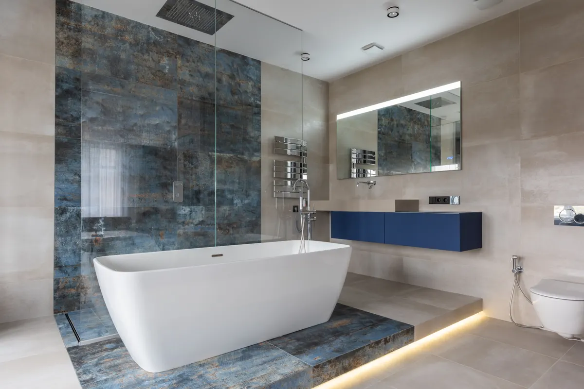 LineaConcept project — bathroom with freestanding tub